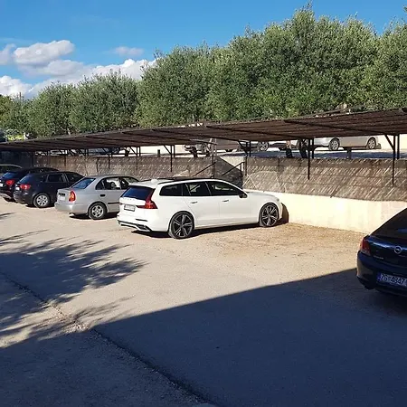 By The Sea - 18306 مورتير