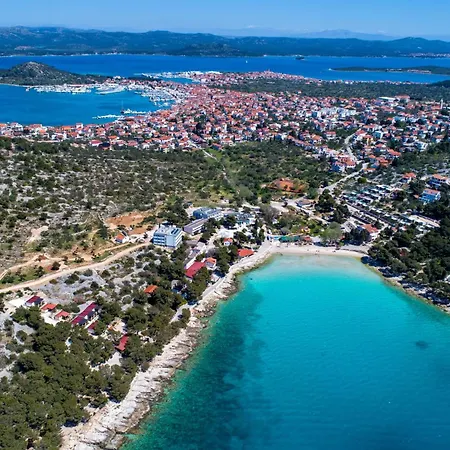 By The Sea - 18306 아파트